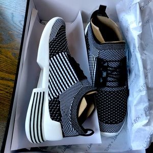 Kendall & Kylie Brandy Sneaker 6.5